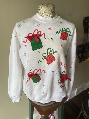 Sunbelt White Crewneck Sweatshirt with Red & Green Presents